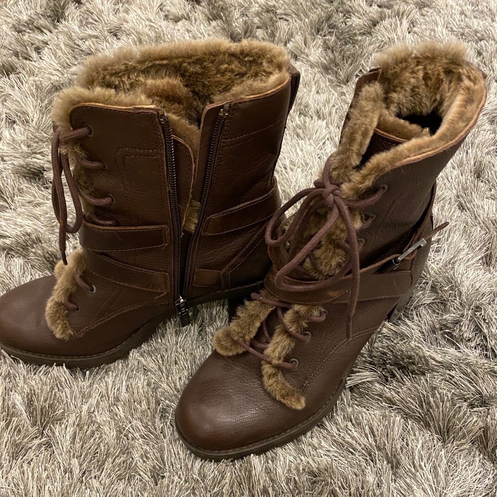 Women’s ugg booties super trendy and comfortable